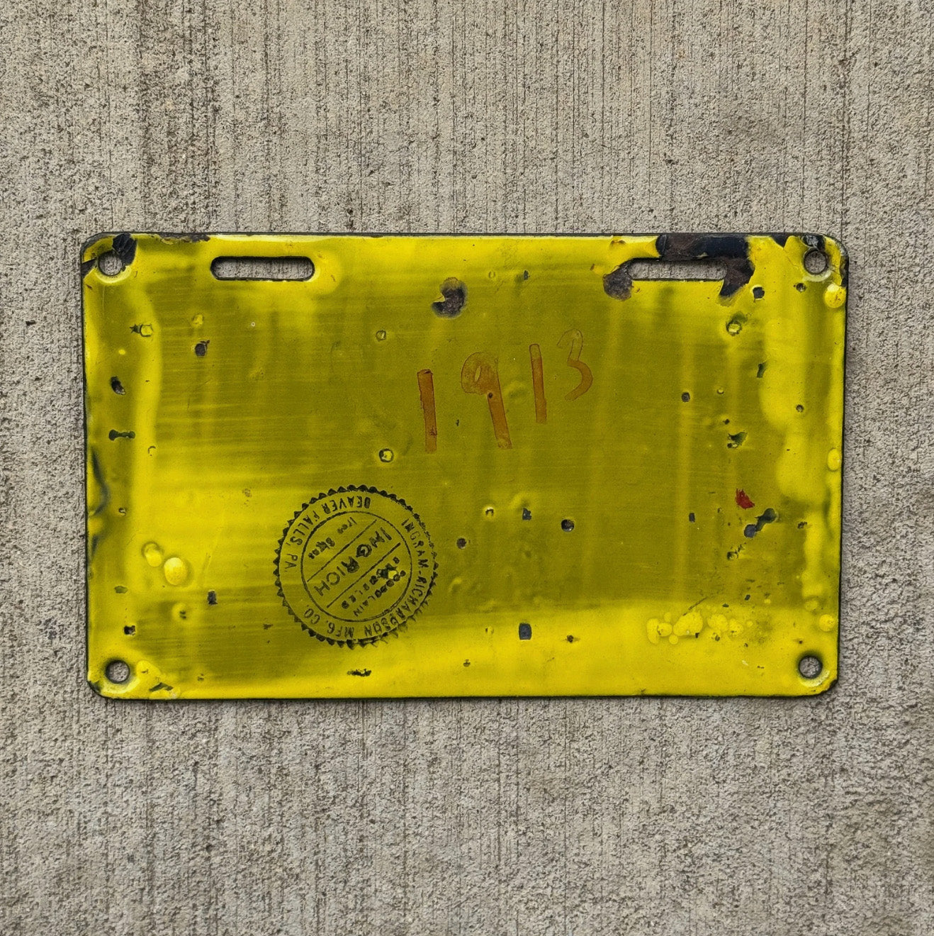 1913 Maine Porcelain License Plate Auto Tag Low Number Four Digit 7107