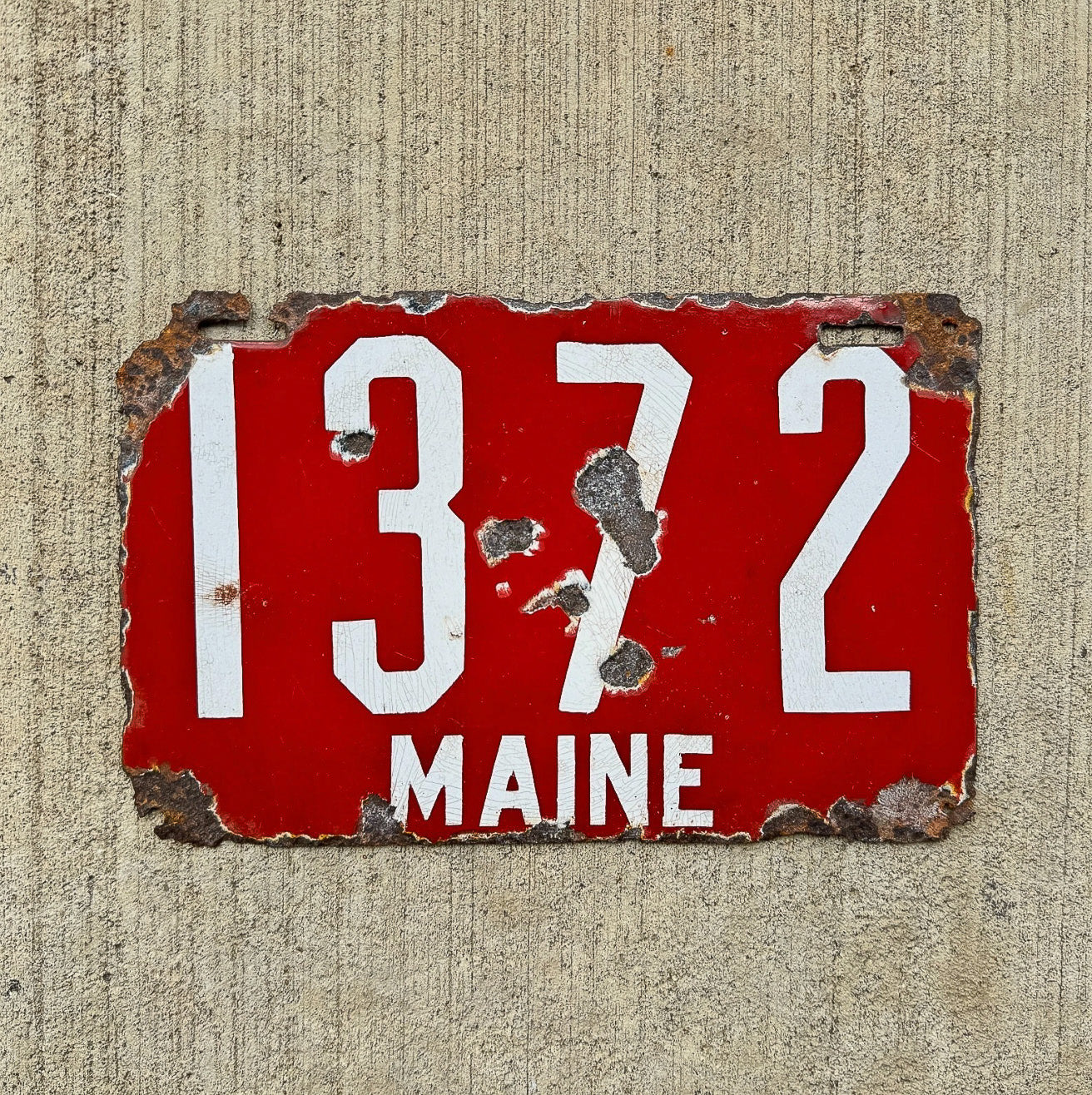 Photo of a 1906 Maine Porcelain License Plate Auto Tag Garage Decor Vintage First Issue 2nd Year 1905 to 1911 1372 with original patina