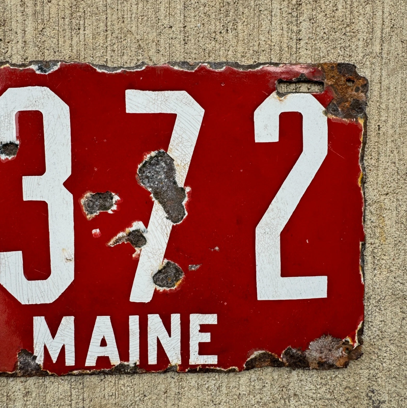 1906 Maine Porcelain License Plate Auto Tag First Issue 2nd Year 1905 to 1911 1372