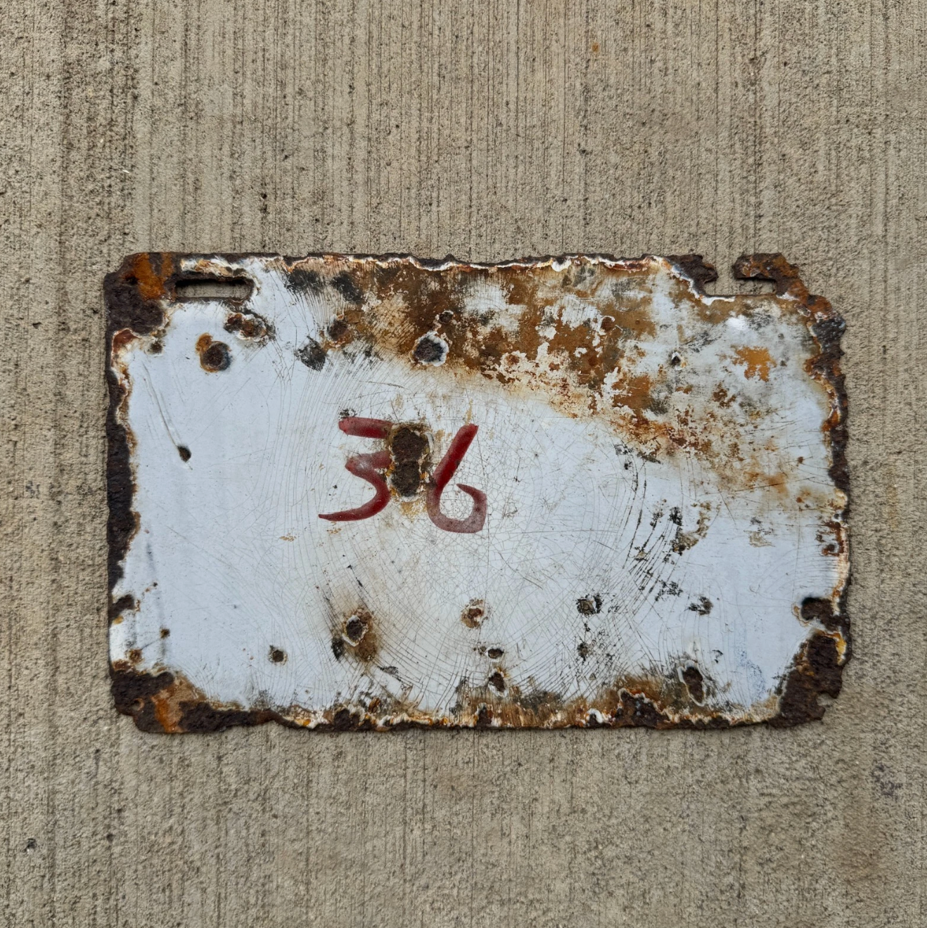 1906 Maine Porcelain License Plate Auto Tag First Issue 2nd Year 1905 to 1911 1372