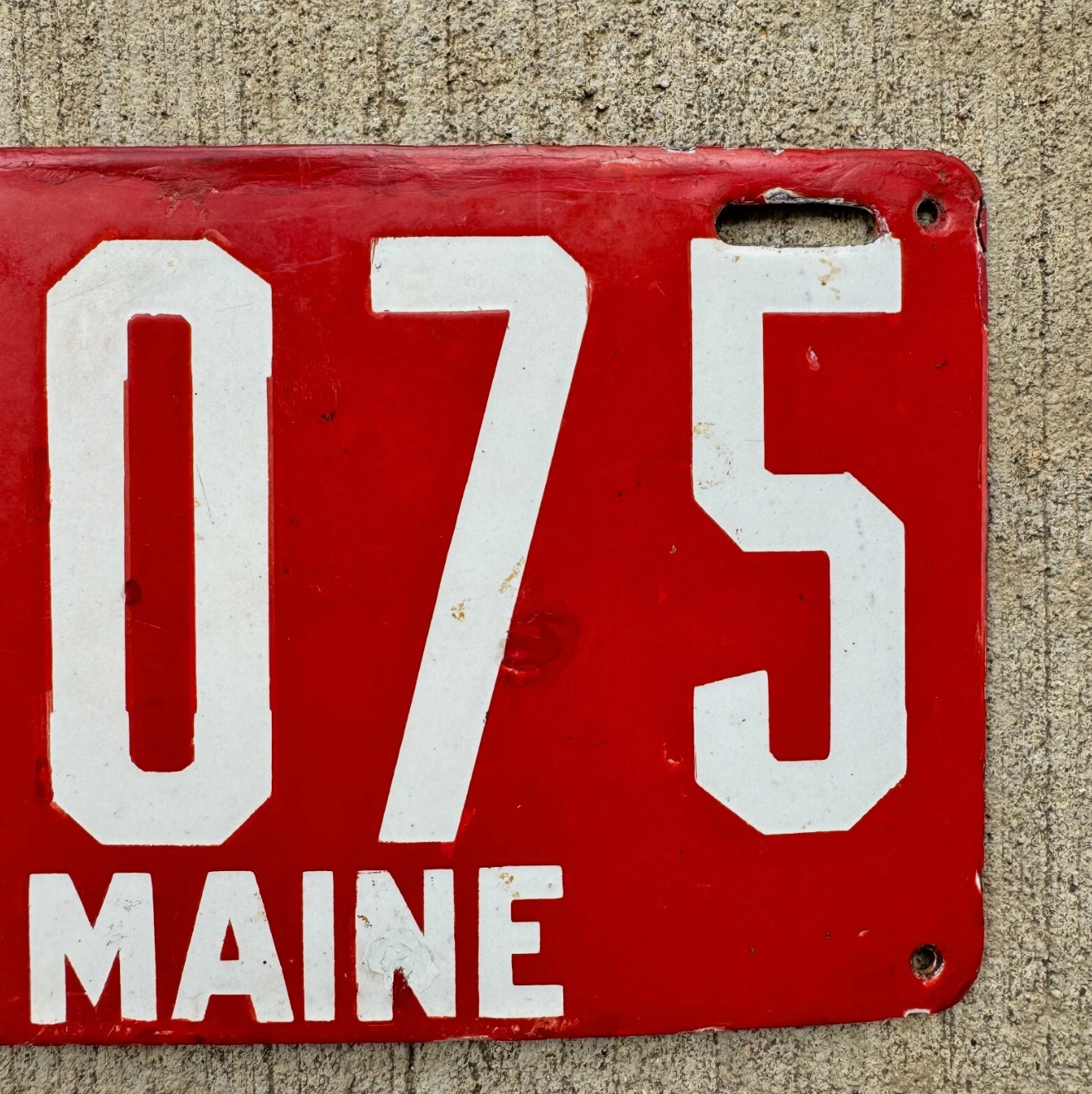 1909 Maine Porcelain License Plate Auto Tag First Issue 5th Year 1905 to 1911 4075