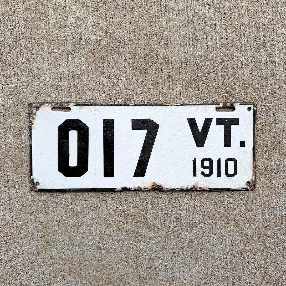 Photo of a 1910 Vermont Porcelain Dealer License Plate Auto Tag Garage Decor Vintage 017 with original patina