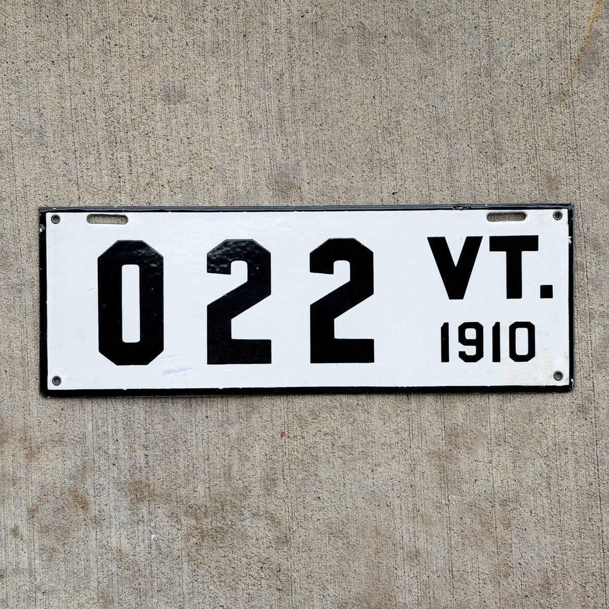 Photo of a 1910 Vermont Porcelain Dealer License Plate Auto Tag Garage Decor Vintage High Quality 022 with original patina