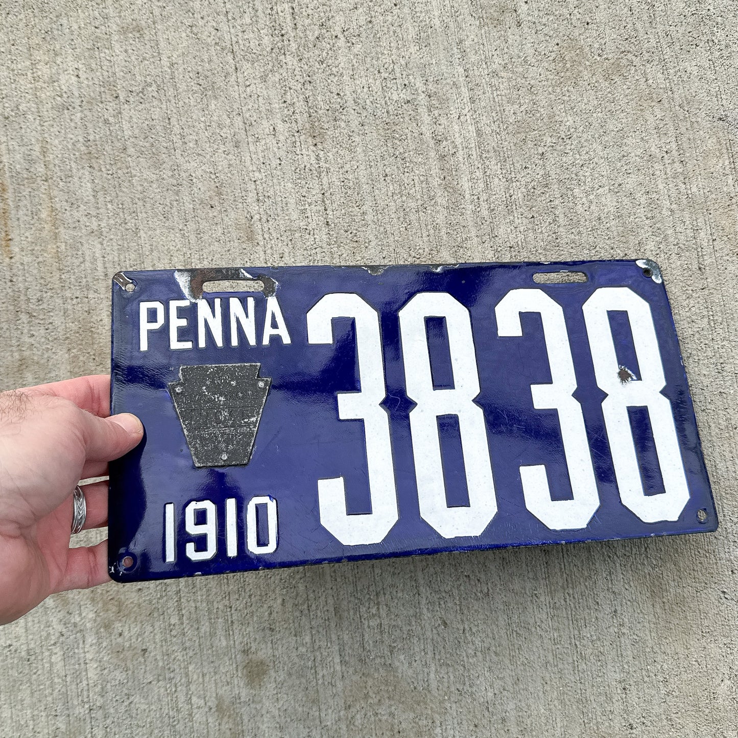1910 Pennsylvania Porcelain License Plate Auto Tag 3838