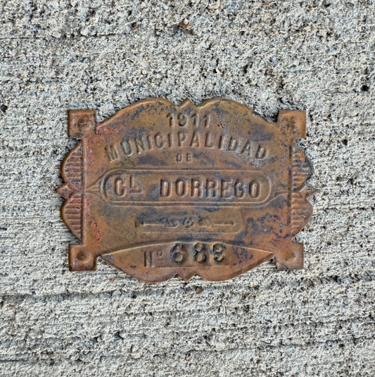 1911 Coronel Dorrego Argentina Auto Tag Badge 689
