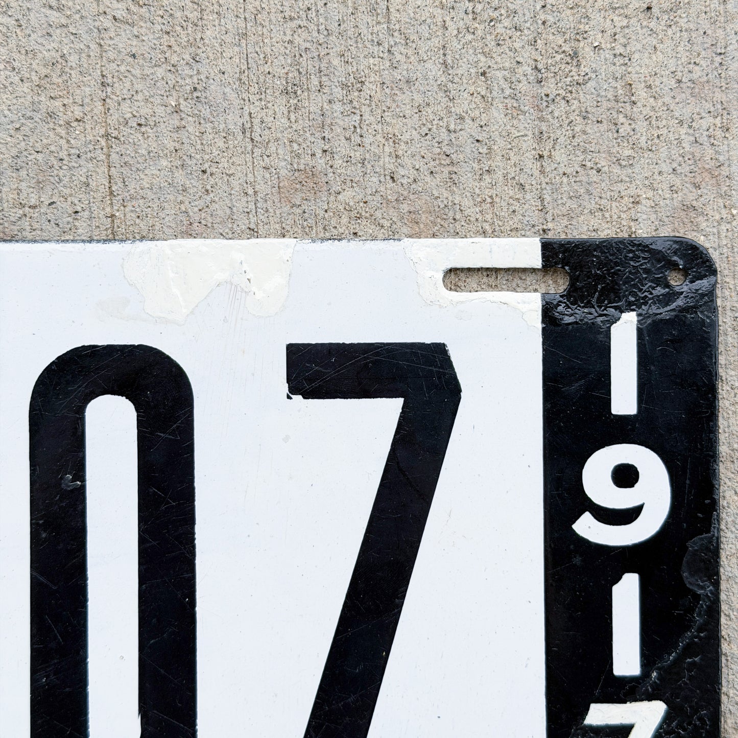 Photo of a 1913 Saskatchewan Porcelain License Plate Auto Tag Garage Decor Vintage 407 with original patina