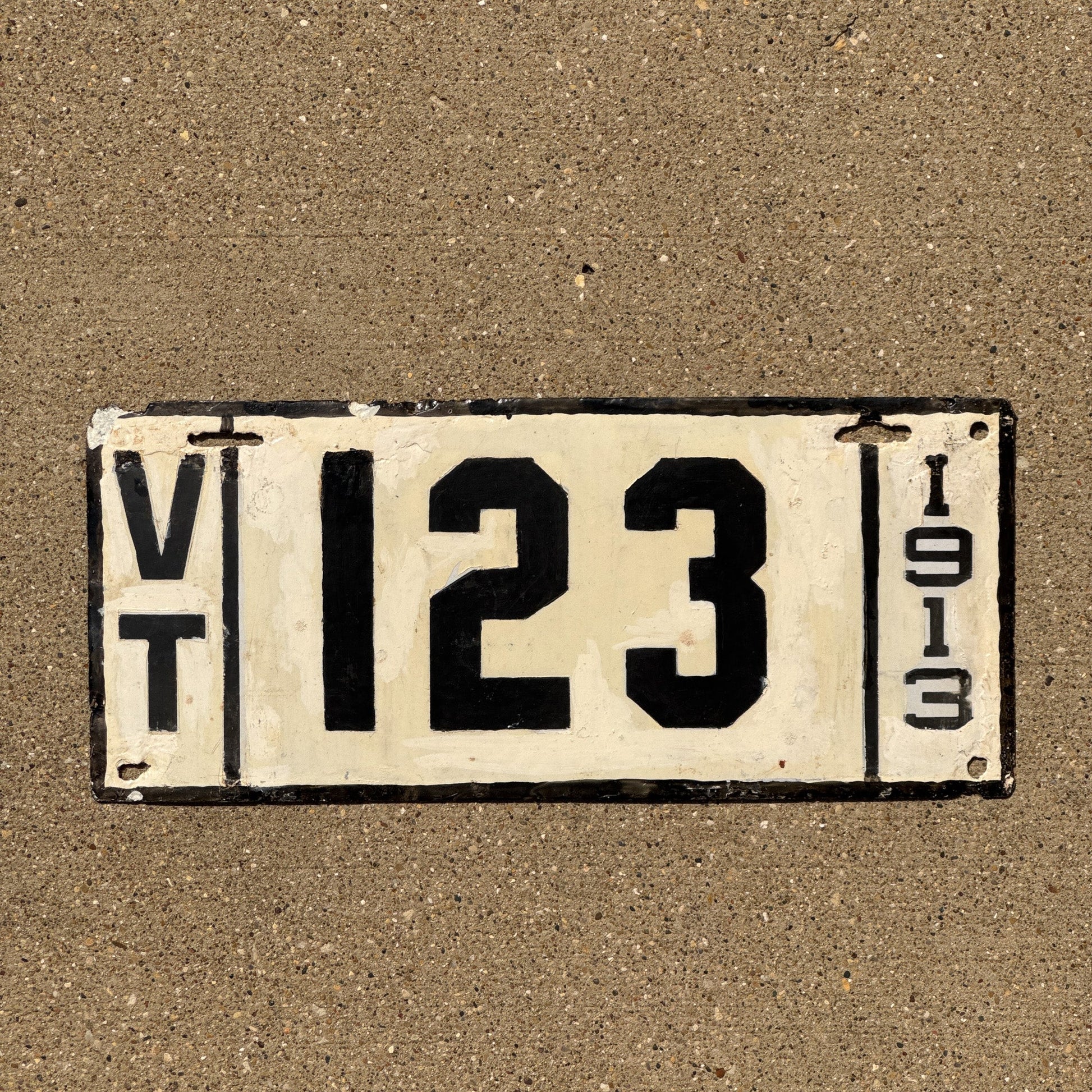 Photo of a 1913 Vermont Porcelain License Plate Auto Tag Garage Decor Vintage Great Number 123