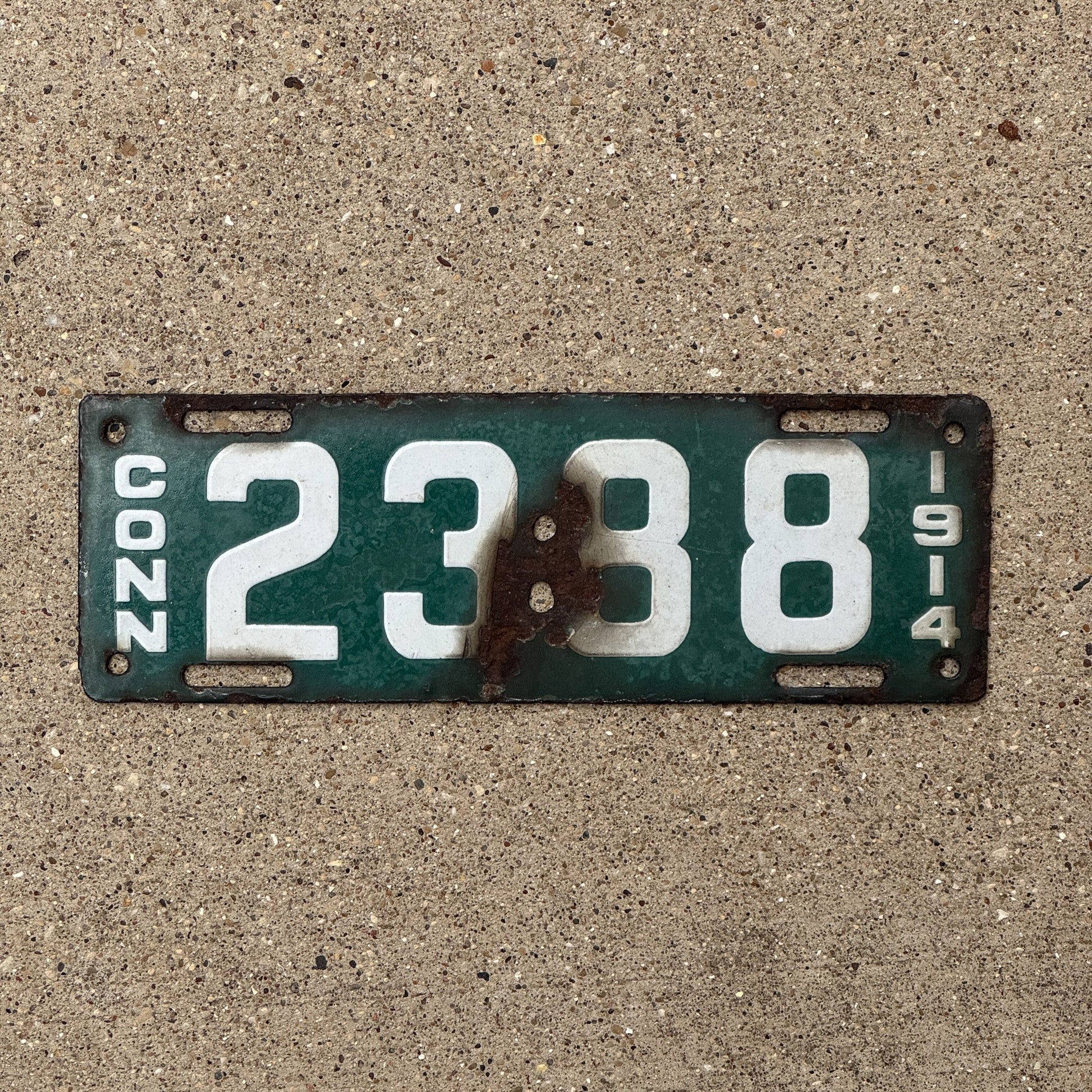 Photo of a 1914 Connecticut Porcelain Motorcycle License Plate Auto Tag Garage Decor Vintage 2388 with original patina