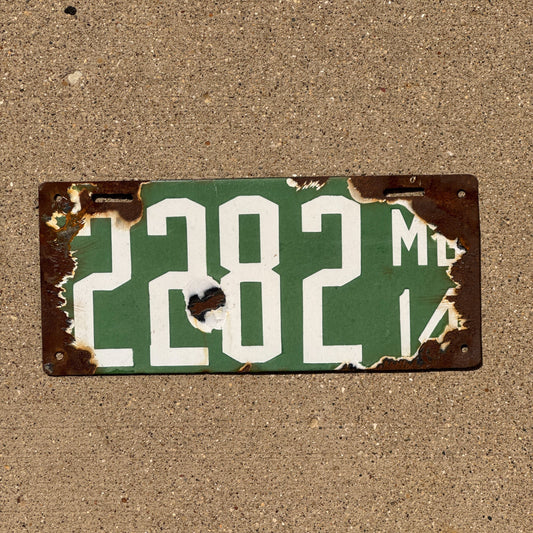 Photo of a 1914 Maryland Porcelain License Plate Auto Tag Garage Decor Vintage 2282