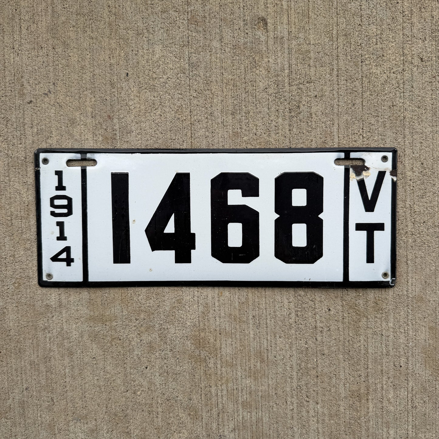 1914 Vermont Porcelain License Plate Auto Tag Low Number Four Digit 1468