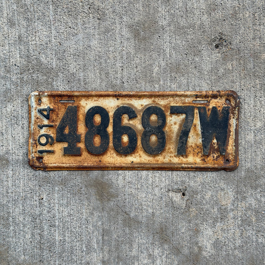 Photo of a 1914 Wisconsin License Plate Auto Tag Garage Decor Vintage 48687 with original patina
