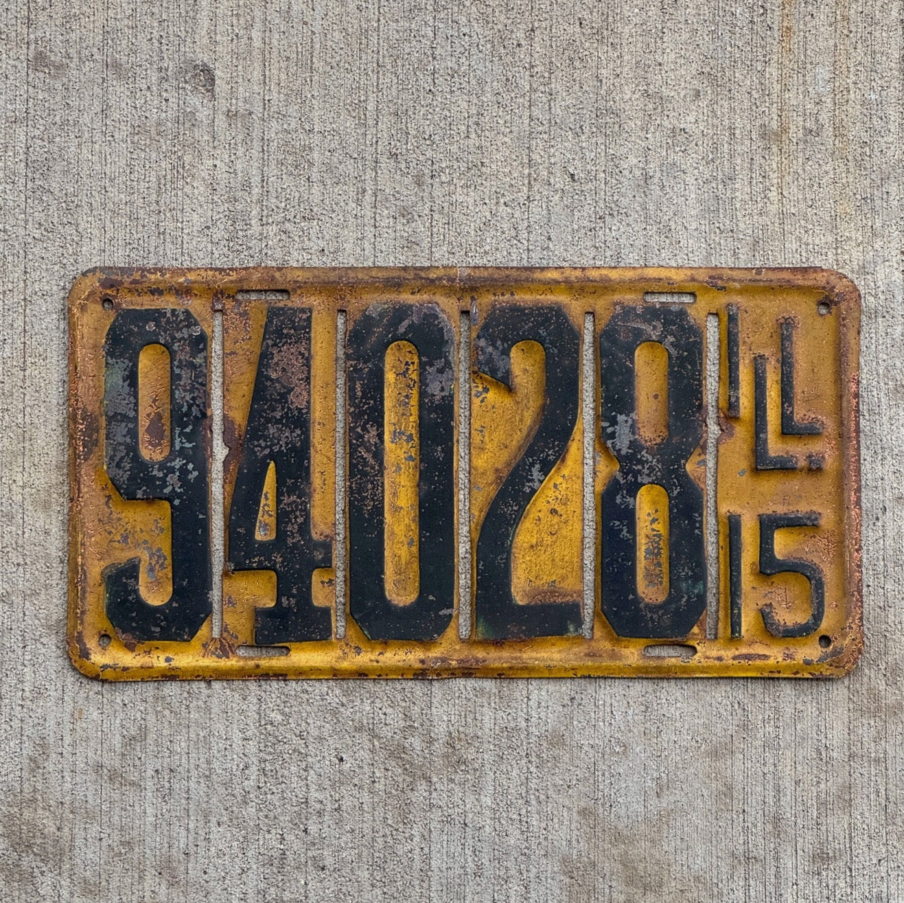 Photo of a 1915 Illinois License Plate Auto Tag Garage Decor Vintage 94028 with original patina