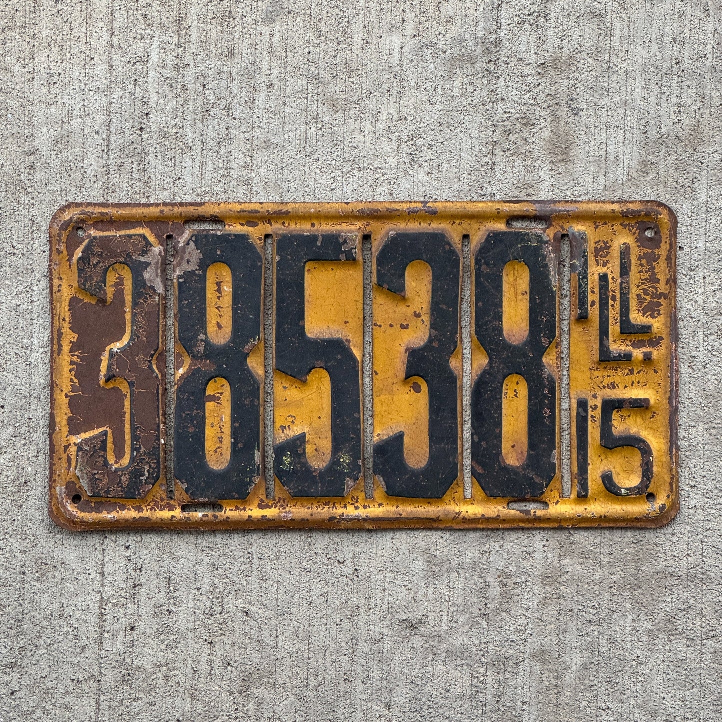 Photo of a 1915 Illinois License Plate Auto Tag Garage Decor Vintage Front plate 38538