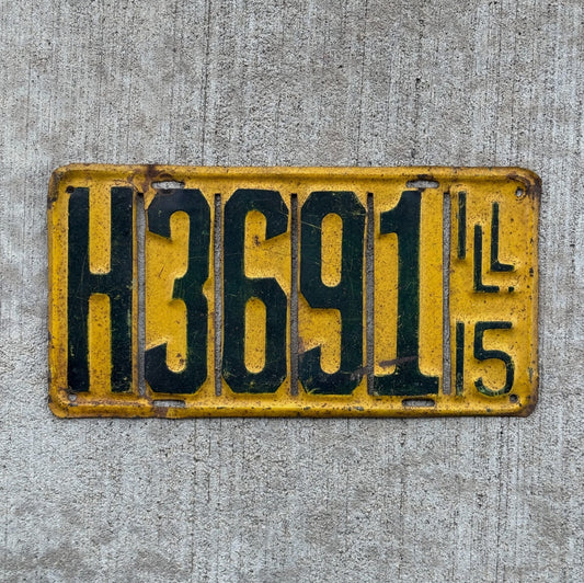 Photo of a 1915 Illinois License Plate Auto Tag Garage Decor Vintage H 3691 with original patina