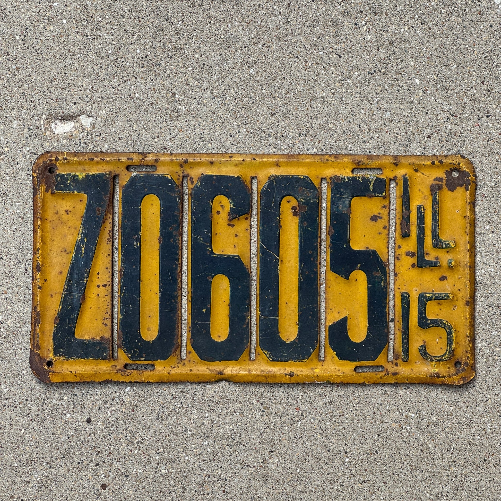 Photo of a 1915 Illinois License Plate Auto Tag Garage Decor Vintage Large Plate Z 0605