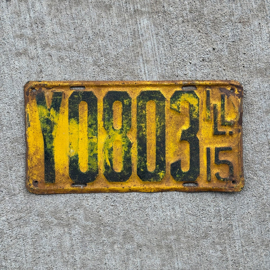 Photo of a 1915 Illinois License Plate Auto Tag Garage Decor Vintage Y 0803