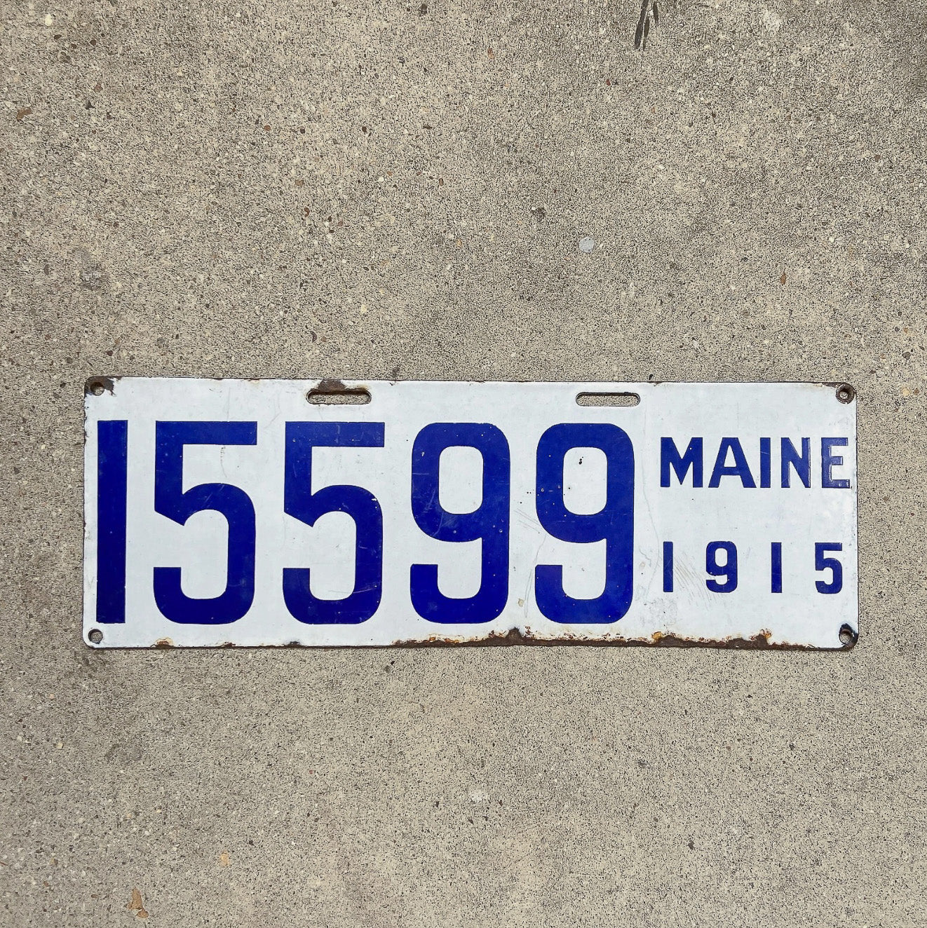 Photo of a 1915 Maine Porcelain License Plate Auto Tag Garage Decor Vintage 15599 with original patina