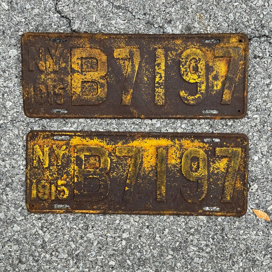 Photo of a 1915 New York License Plate Pair Auto Tag Garage Decor Vintage B7197