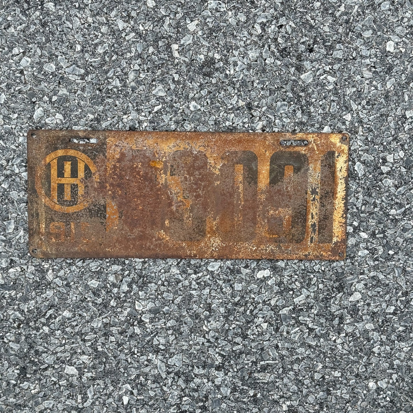 Photo of a 1915 Ohio License Plate Auto Tag Garage Decor Vintage 93091