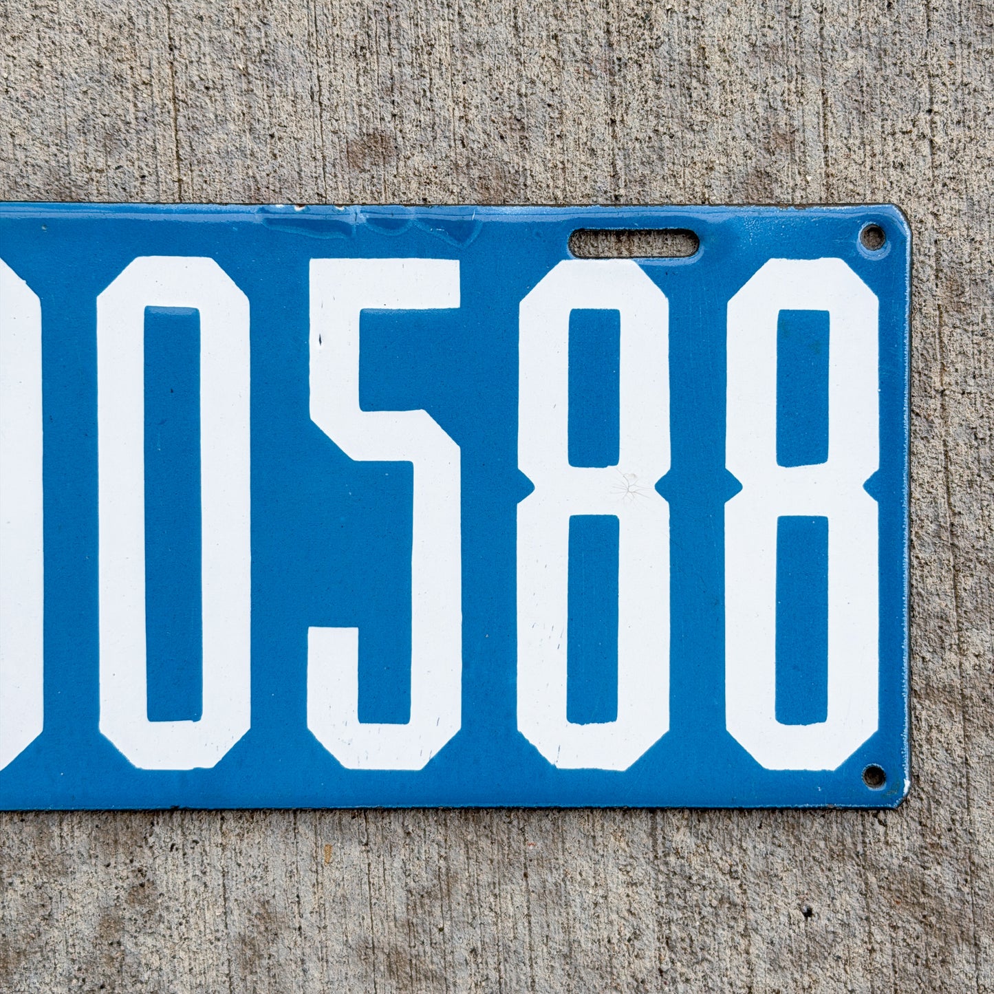 Photo of a 1915 Pennsylvania Porcelain License Plate Auto Tag Garage Decor Vintage 90588 with original patina