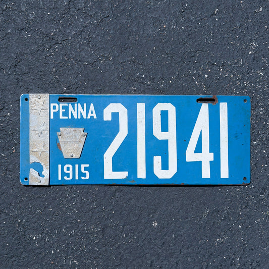 Photo of a 1915 Pennsylvania Porcelain Truck License Plate Auto Tag Garage Decor Vintage 4 Star 21941 with original patina