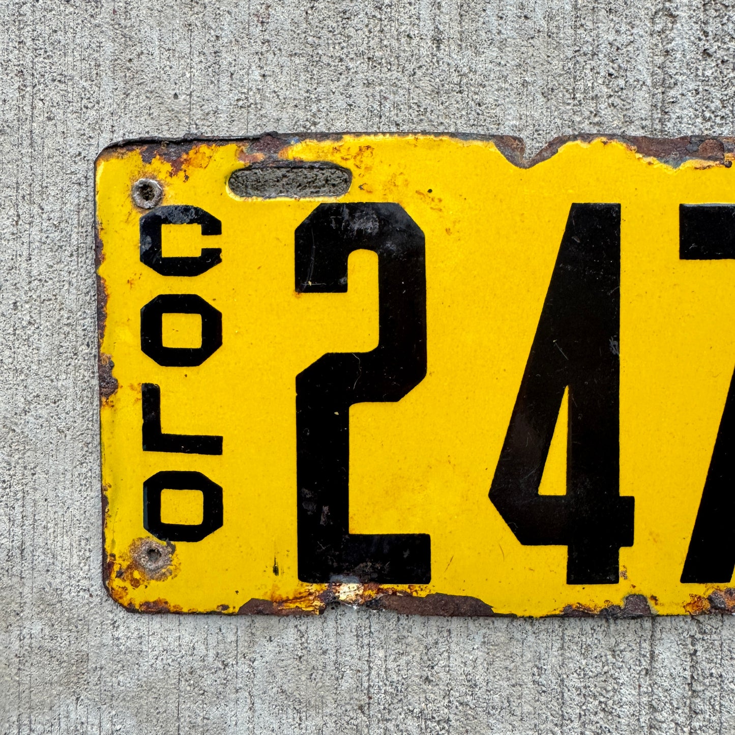 1915 Colorado Porcelain License Plate Auto Tag 24731