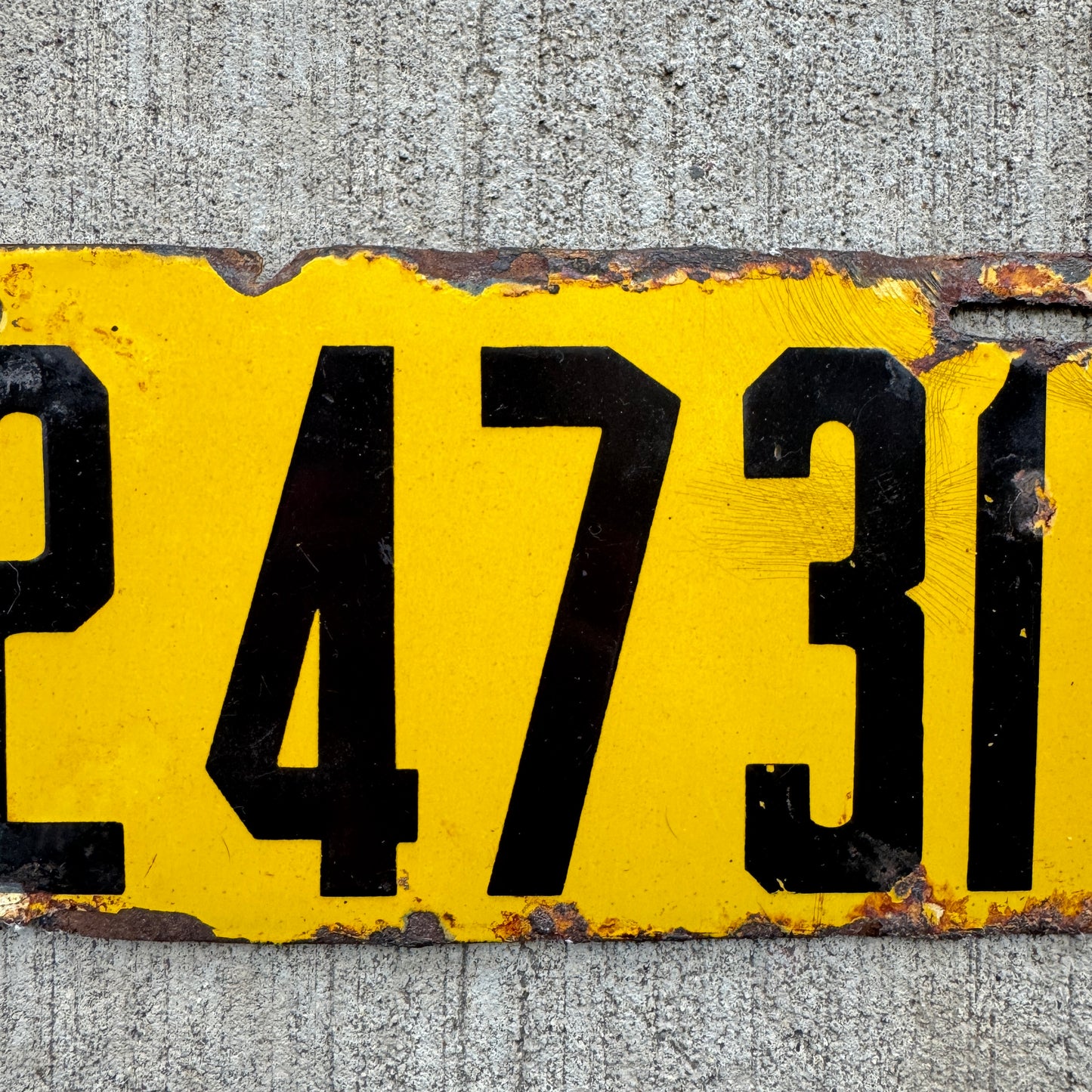 1915 Colorado Porcelain License Plate Auto Tag 24731