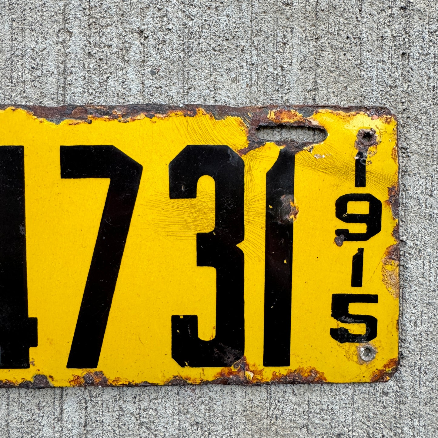1915 Colorado Porcelain License Plate Auto Tag 24731