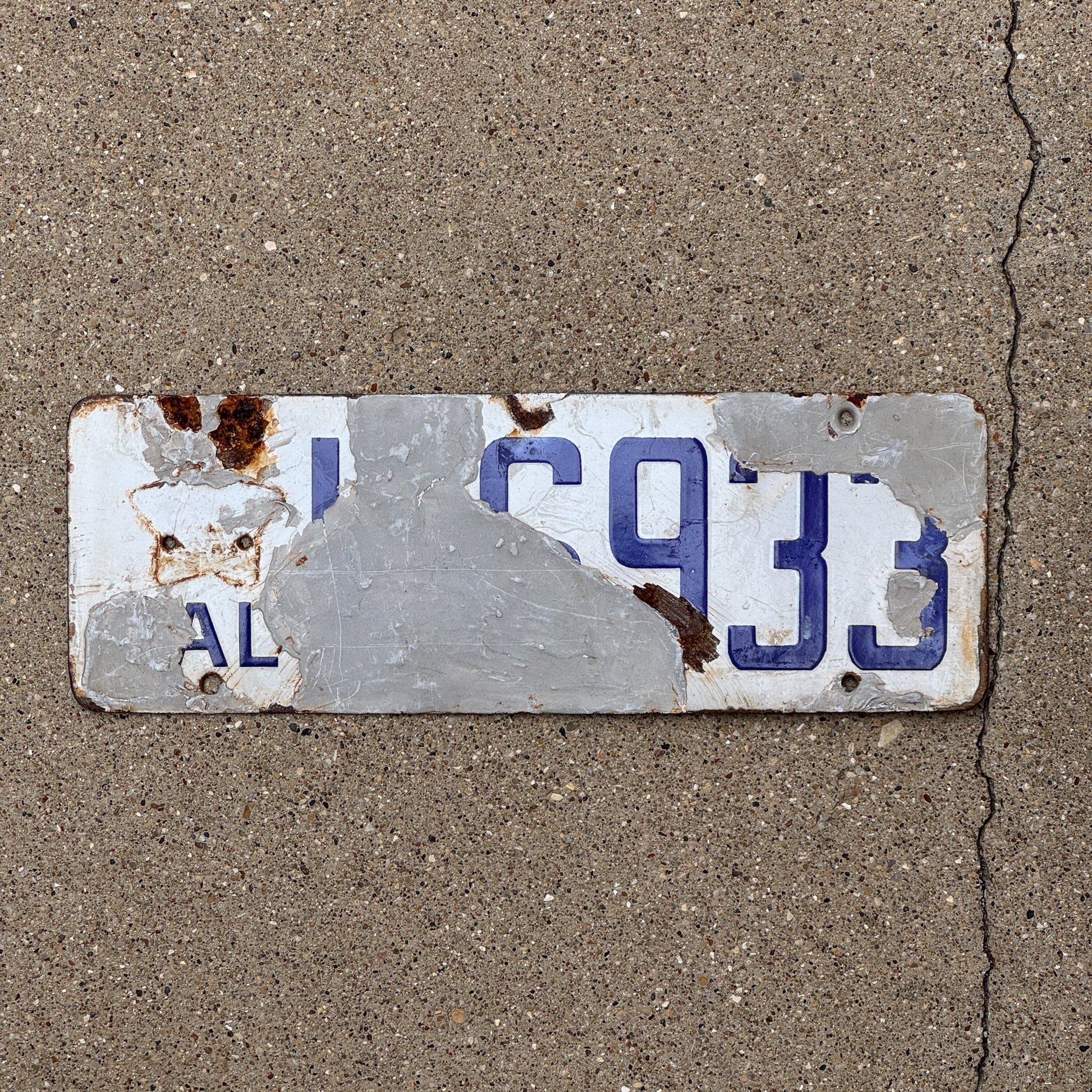 Photo of a 1916 1919 California Porcelain License Plate Auto Tag Garage Decor Vintage 116933