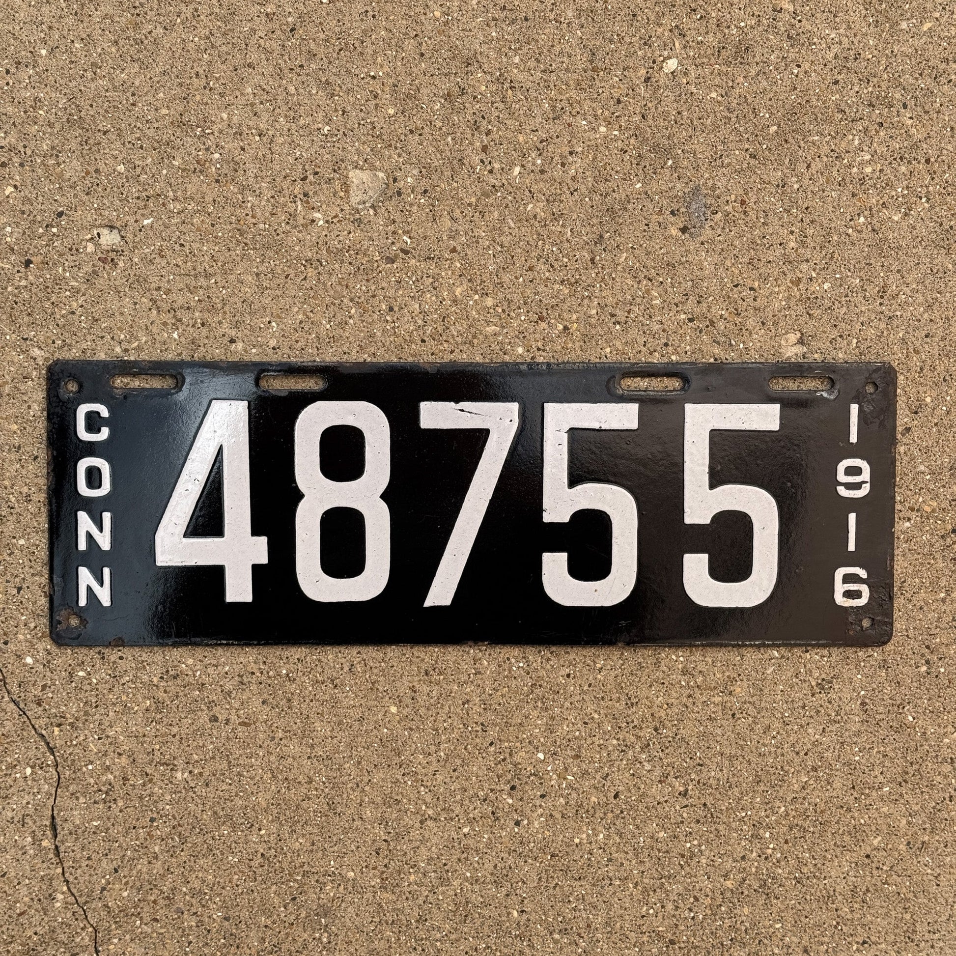 Photo of a 1916 Connecticut Porcelain License Plate Auto Tag Garage Decor Vintage 48755