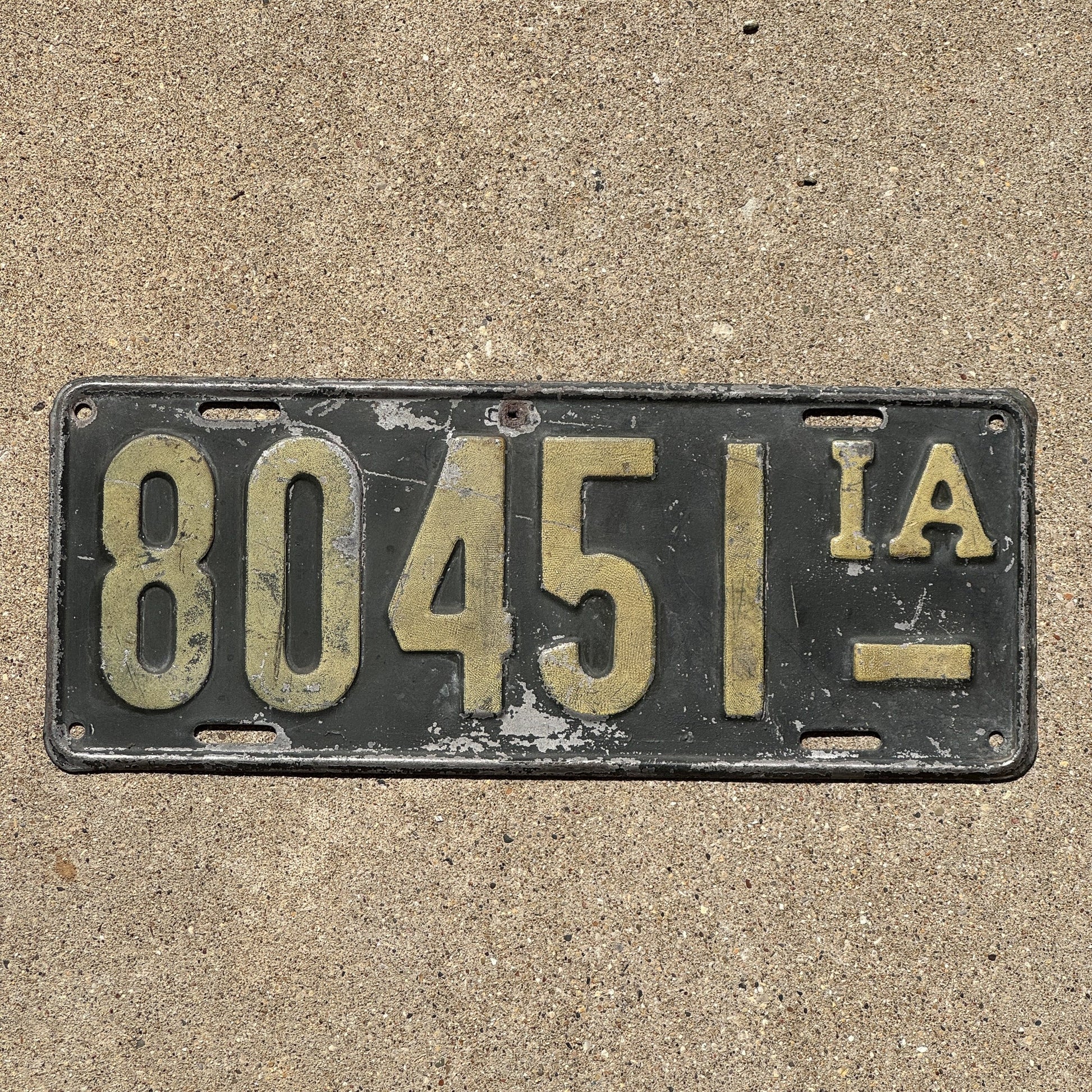 Photo of a 1916 Iowa License Plate Auto Tag Garage Decor Vintage 80451