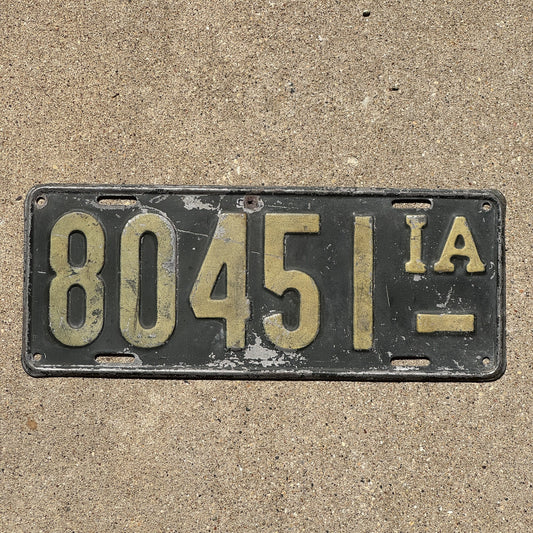 Photo of a 1916 Iowa License Plate Auto Tag Garage Decor Vintage 80451