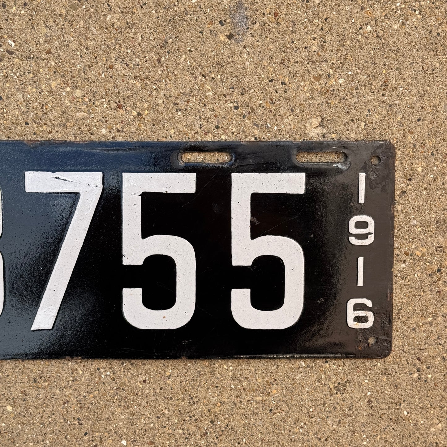 1916 Connecticut Porcelain License Plate Auto Tag 48755