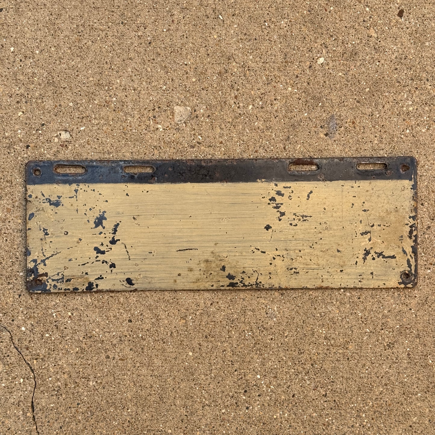1916 Connecticut Porcelain License Plate Auto Tag 48755