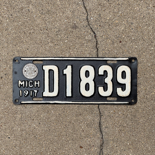Photo of a 1917 Michigan License Plate Auto Tag Garage Decor Vintage D 1839