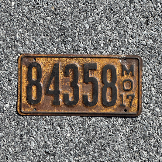 Photo of a 1917 Missouri License Plate Auto Tag Garage Decor Vintage 84358