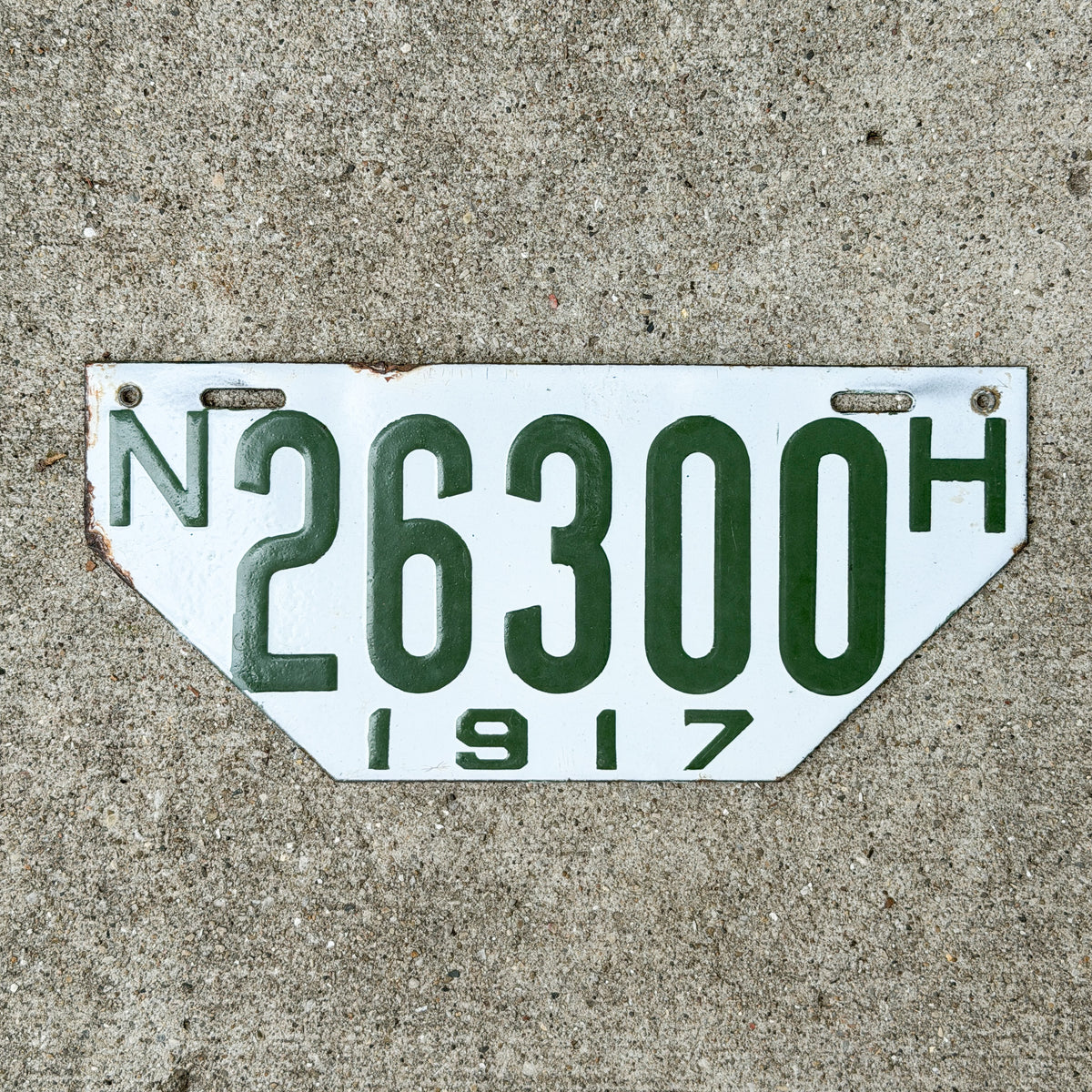Photo of a 1917 New Hampshire Porcelain Visitor License Plate Auto Tag Garage Decor Vintage Non Resident High Quality 26300 with original patina