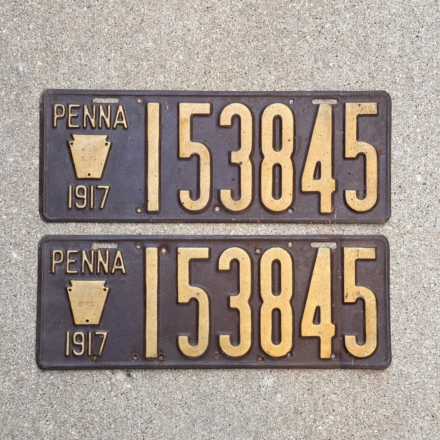 Photo of a 1917 Pennsylvania License Plate Pair Auto Tag Garage Decor Vintage 153845 with original patina