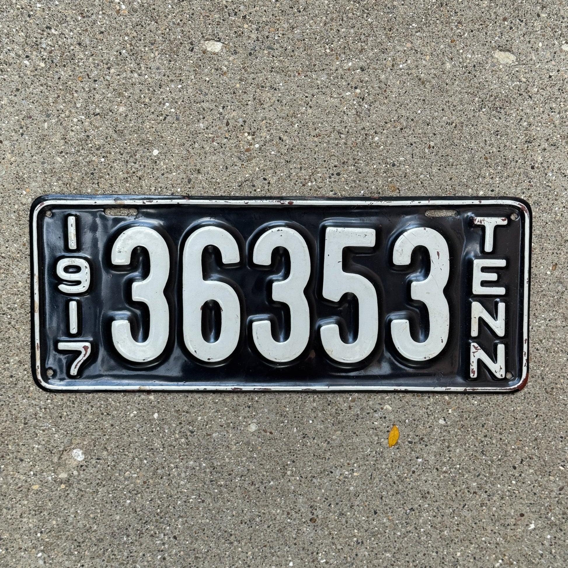 Photo of a 1917 Tennessee License Plate Auto Tag Garage Decor Vintage 36353