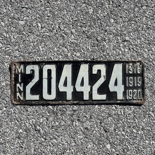 Photo of a 1918 Minnesota License Plate Auto Tag Garage Decor Vintage 204424