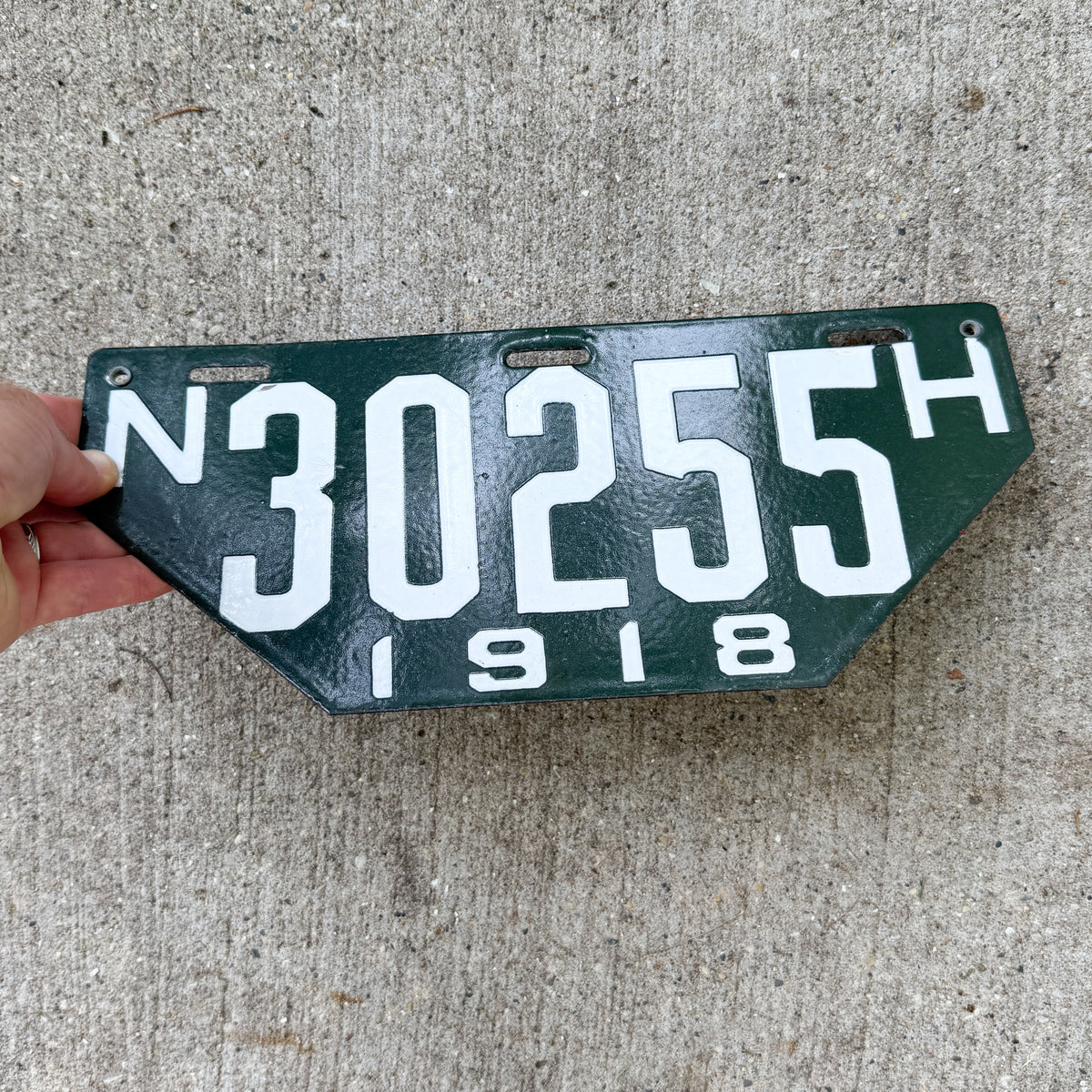 Photo of a 1918 New Hampshire Porcelain Visitor License Plate Auto Tag Garage Decor Vintage Non Resident High Quality 30255 with original patina