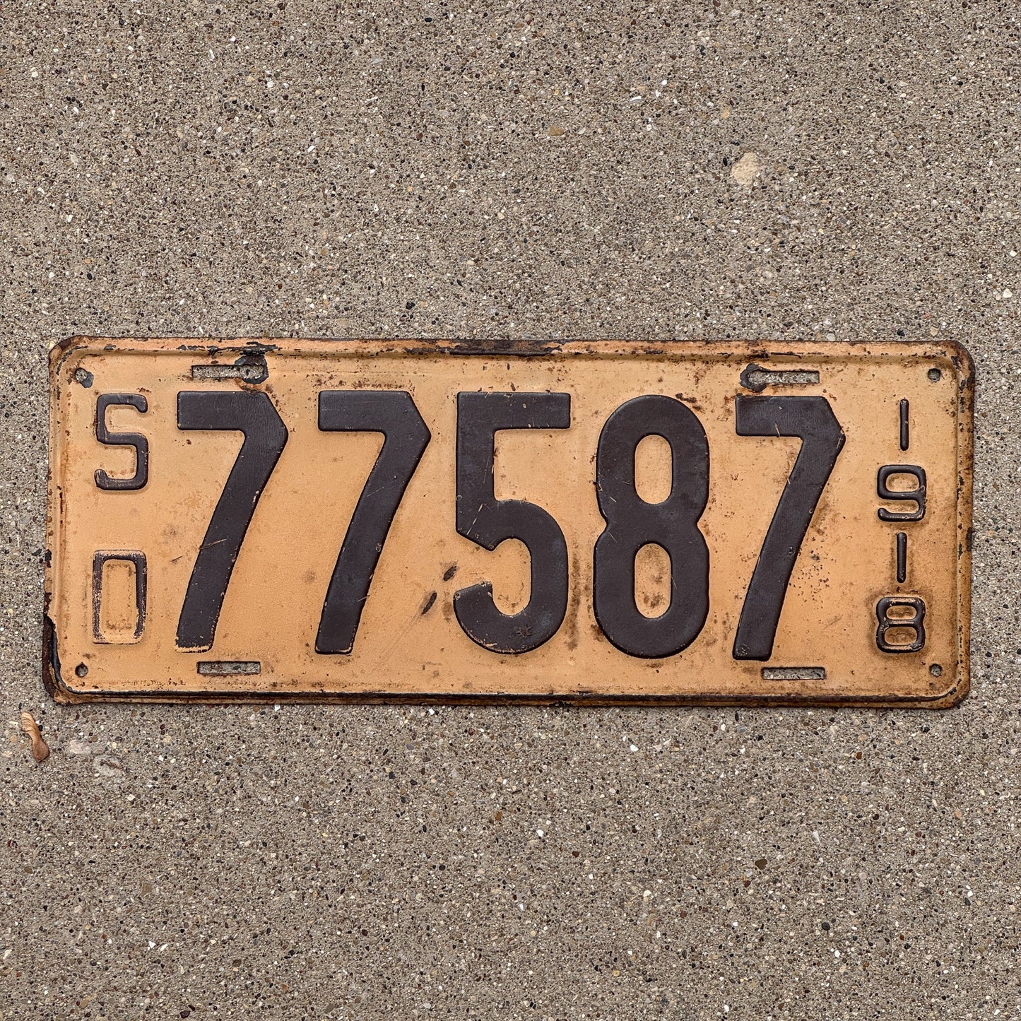 Photo of a 1918 South Dakota License Plate Auto Tag Garage Decor Vintage 77587 with original patina