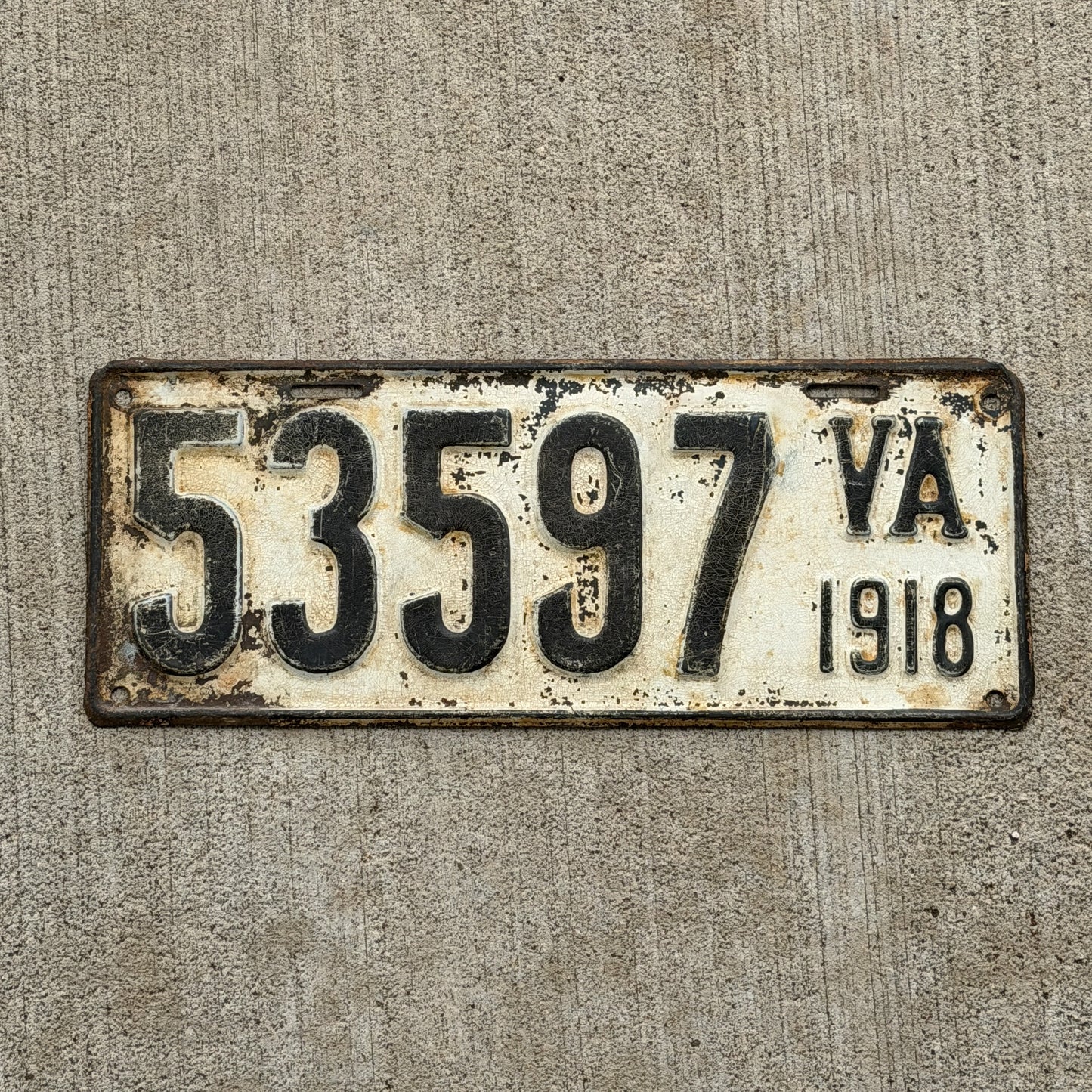 Photo of a 1918 Virginia License Plate Auto Tag Garage Decor Vintage 53597 with original patina