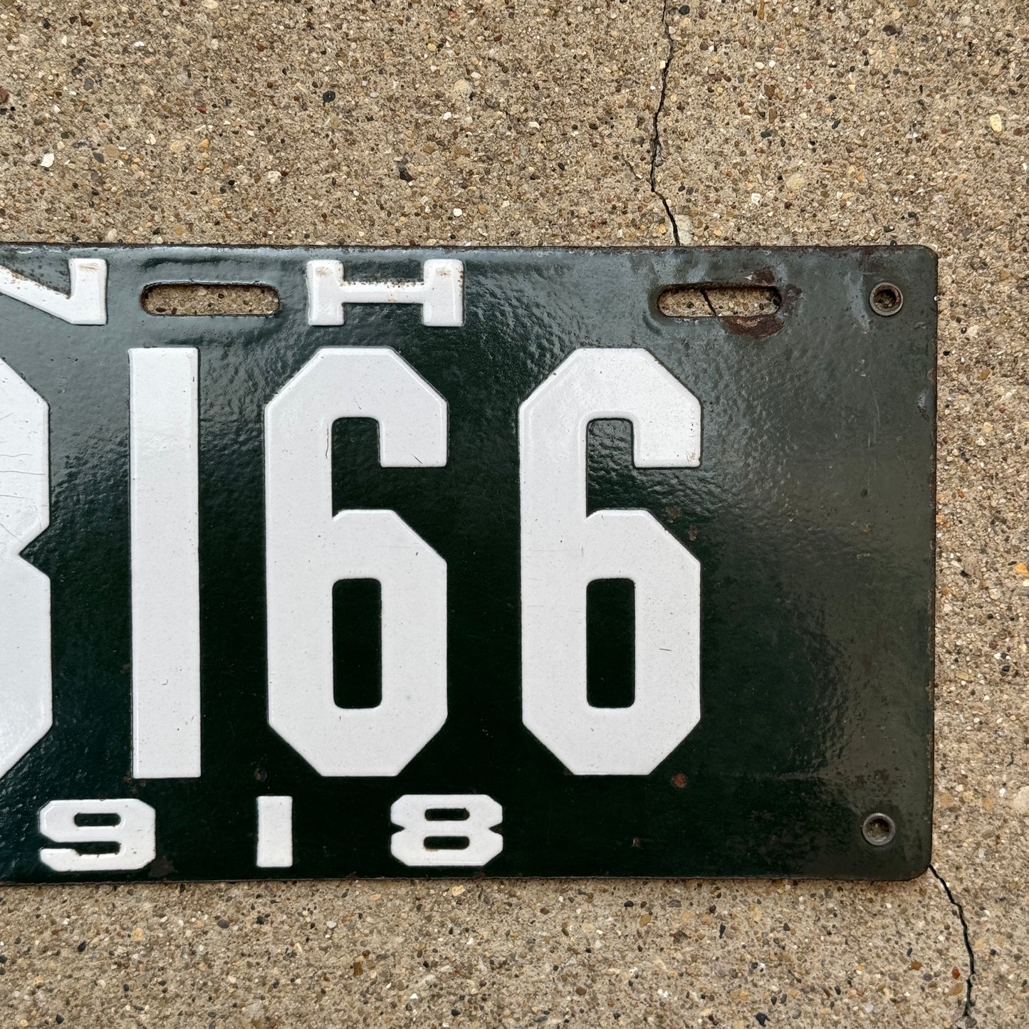 1918 New Hampshire Porcelain License Plate Auto Tag 18166