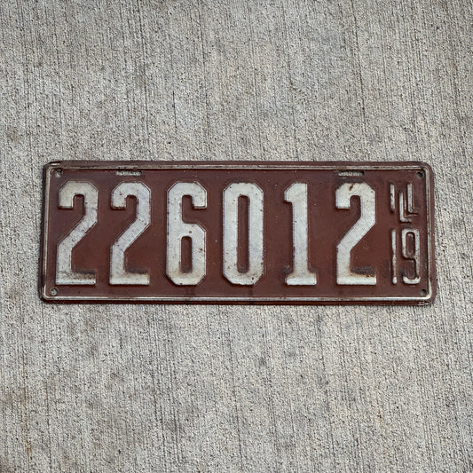 Photo of a 1919 Illinois License Plate Auto Tag Garage Decor Vintage 226012 with original patina