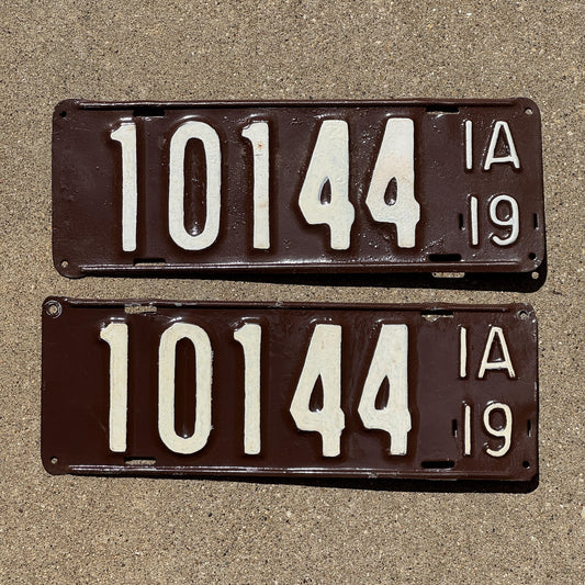 Photo of a 1919 Iowa License Plate Pair Auto Tag Garage Decor Vintage 10144