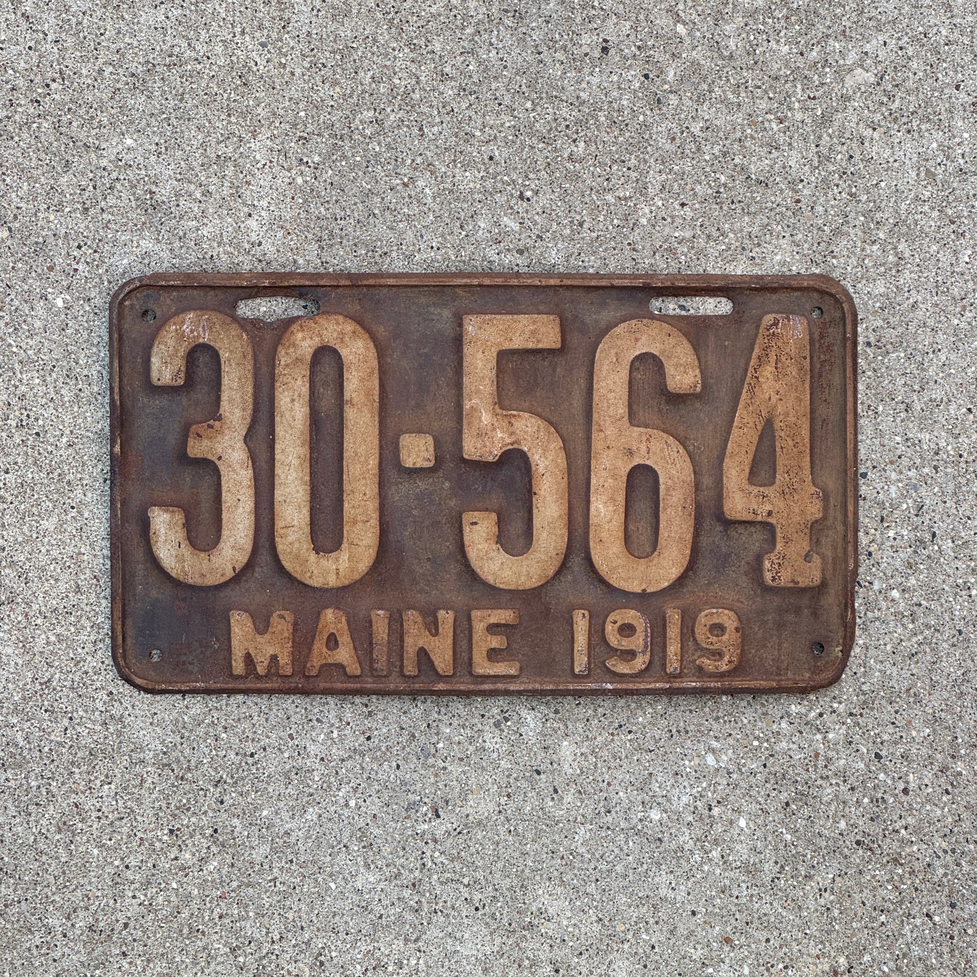 Photo of a 1919 Maine License Plate Auto Tag Garage Decor Vintage 30 564
