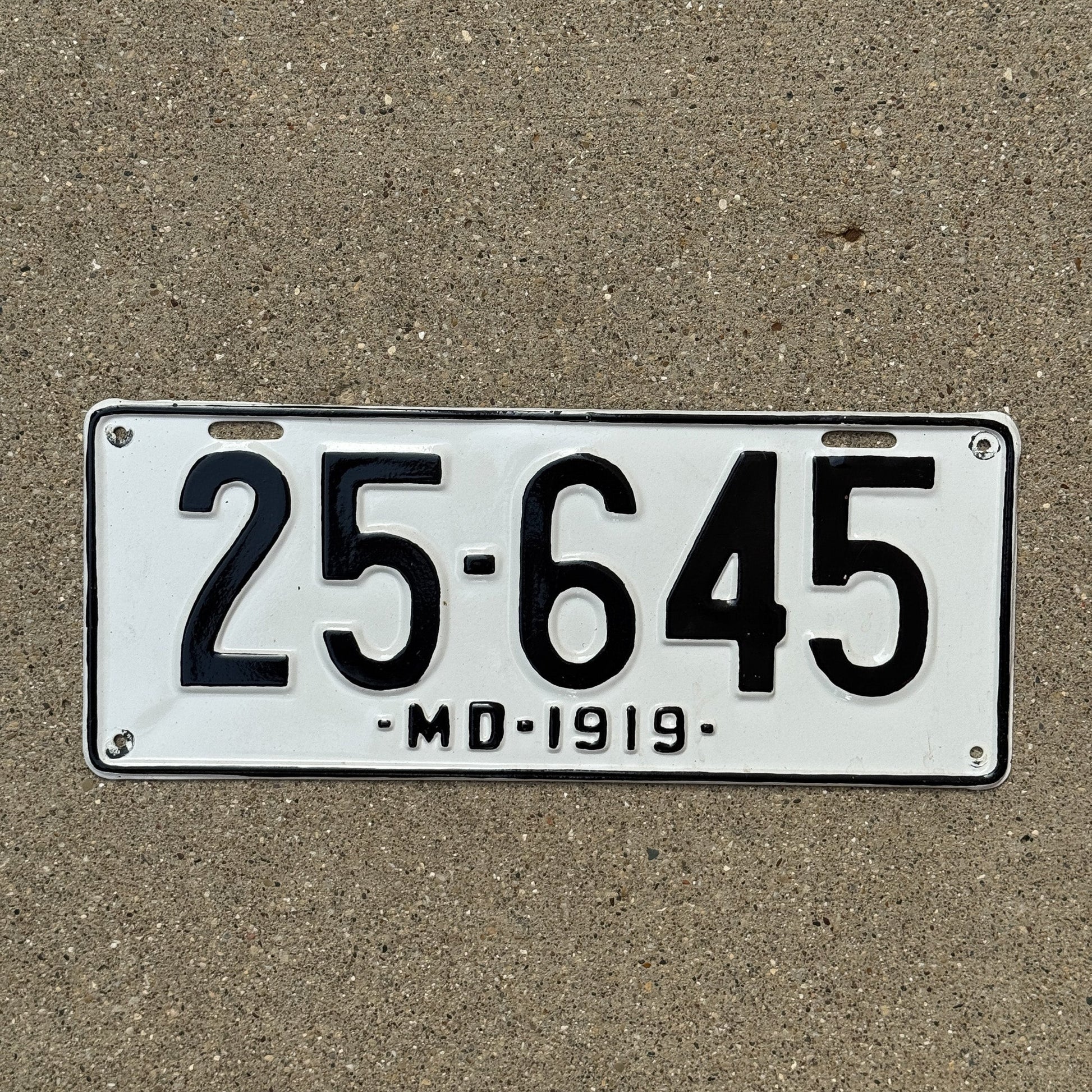 Photo of a 1919 Maryland License Plate Auto Tag Garage Decor Vintage 25 645