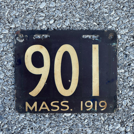 Photo of a 1919 Massachusetts License Plate Auto Tag Garage Decor Vintage 901