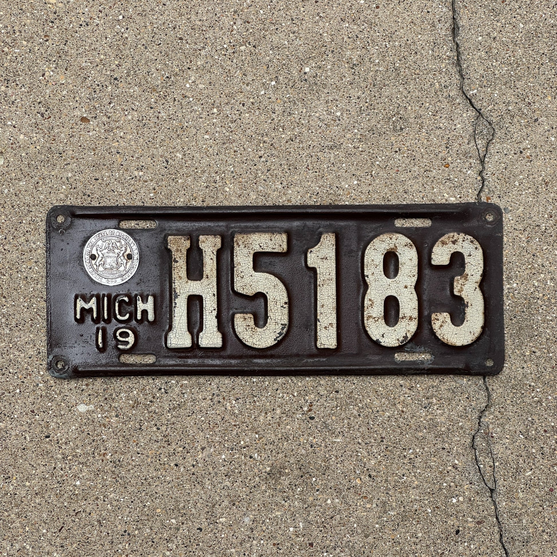 Photo of a 1919 Michigan License Plate Auto Tag Garage Decor Vintage H 5183